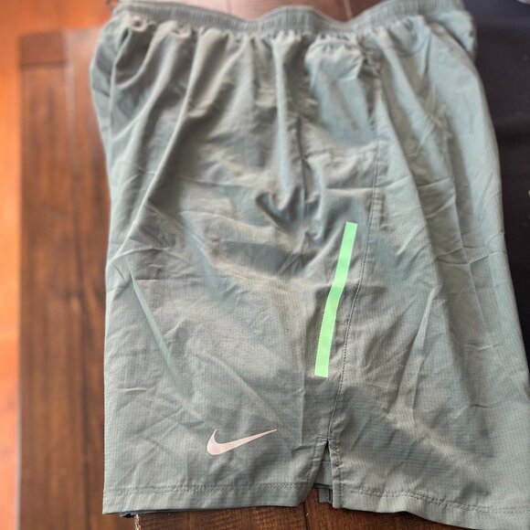 Nike Dri-Fit Shorts XL - Picture 4 of 4